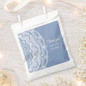 ダスティエレガントブルーホワイトレースクラシック フェイバーバッグ (クリップ留めされた状態)