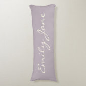 ダスティエレガント薄紫手書きスクリプト名カスタム ボディピロー (正面縦)