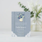 ダスティカントリーブルーメイソンジャーブライダルシャワー インビテーションポストカード (スタンド正面)