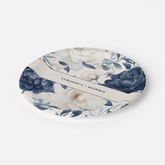ダスティネイビーブルー&ホワイトフローラ水色結婚の色 ペーパープレート (アングル)