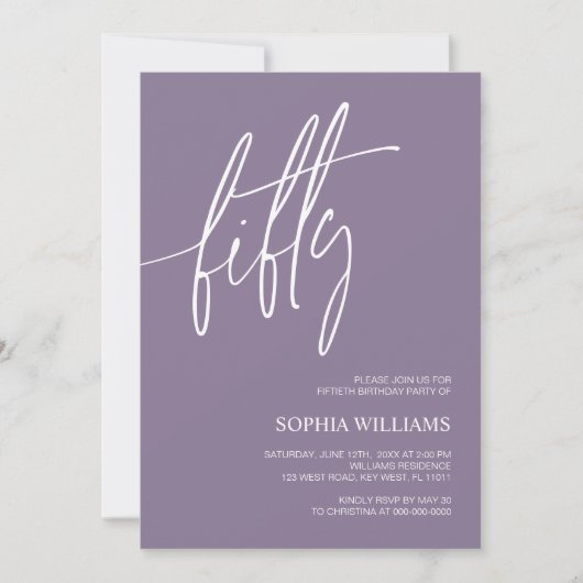 ダスティパープルのミニマルな50歳の誕生日招待状 招待状 (正面)