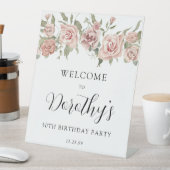 ダスティピンクローズ50誕生日ウェルカムテーブルトップ 台座サイン (インサイチュ)