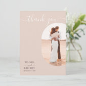 ダスティピンク私たちはミニマリストの写真結婚の サンキューカード (スタンド正面)