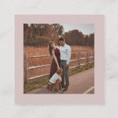 ダスティピンク ボホ フォト オンライン RSVP QR コード エンクロージャーカード (裏面)