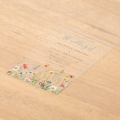 ダスティブルーのカラフルな田舎風の野の花の結婚式 アクリル招待状 (レイダウン)