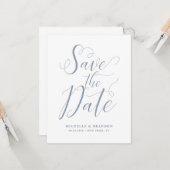 ダスティブルーのモダンスクリプト Save the Date カード (正面/裏面インサイチュ)