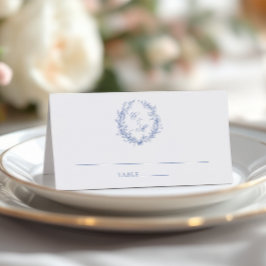 ダスティブルーのモノグラム入りボタニカルリースの結婚式 プレイスカード