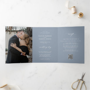ダスティブルーの結婚式RSVP QRコードミニマリスト2枚の写真 三つ折り招待状