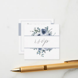ダスティブルーの花とグレイのQRコードRSVPカード エンクロージャーカード