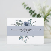 ダスティブルーの花とグレーの結婚式RSVP 招待状 (スタンド正面)