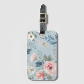 ダスティブルーの花柄 水彩画の庭 ピンクの花 ラゲッジタグ (正面縦)