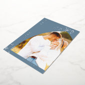 ダスティブルーアーチフォイルリーフ日付カードを保存 箔招待状 (回転した状態)