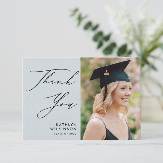ダスティブルーエレガントスクリプトシンプルフォト卒業 サンキューカード (スタンド正面)
