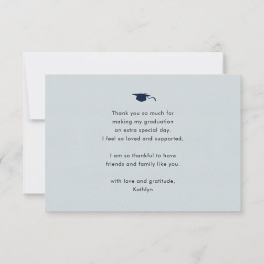 ダスティブルーエレガントスクリプト卒業ありがとう 招待状 (裏面)