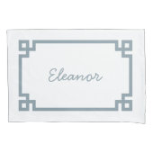 ダスティブルーギリシャ鍵モノグラム標準ピローケース 枕カバー (正面)