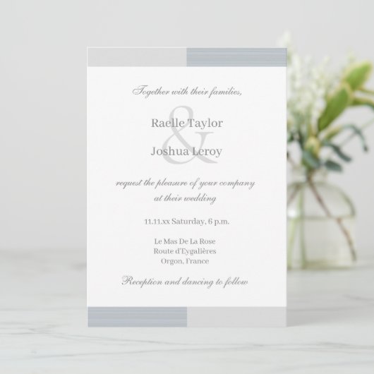 ダスティブルーグレー白ストライプ色アンパサンド結婚ズ 招待状 (スタンド正面)