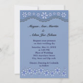 ダスティブルーシックスペタルフラワー結婚式招待状 招待状 (正面)