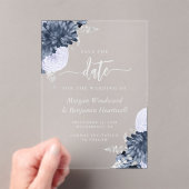 ダスティブルーシルバーフローラ結婚式の日付を保存 アクリル招待状 (インサイチュ (ポータブル))