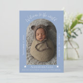 ダスティブルーシンプルアーチフレームフォト誕生 案内状 (スタンド正面)