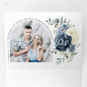 ダスティブルーネイビーシャンパーニュアイボリーフローラ結婚ズ 三つ折り案内状 (内部最初)