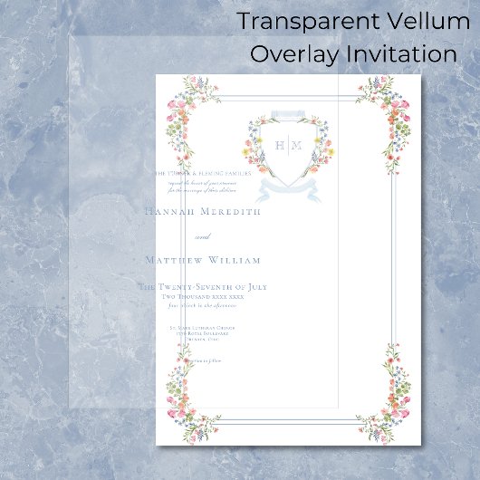 ダスティブルーパステルエレガントワイルドフラワークレスト結婚ズ ベラム紙招待状