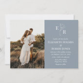 ダスティブルーフローラモノグラムカスタムフォト結婚ズ 招待状 (正面)