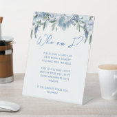 ダスティブルーフローラ誰が私のブライダルシャワーゲームサイン 台座サイン (インサイチュ)