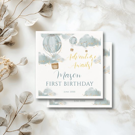 ダスティブルーホットエアバルーンテーマ誕生日ボーイ スタンダードカクテルナプキン