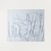 ダスティブルーボウエレガントブライダルシャワーウェルカムサイン タペストリー (正面(横))