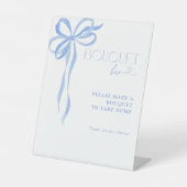 ダスティブルーボウブライダルシャワーブーケバー 台座サイン (正面)