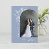 ダスティブルーボタニカルフローラアーチ結婚写真 サンキューカード (スタンド正面)