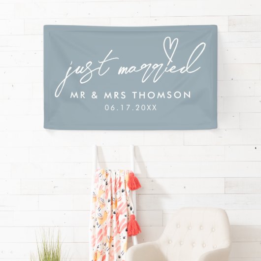 ダスティブルーモダンたった今結婚しましたエレガントな結婚式 横断幕 (インサイチュ)