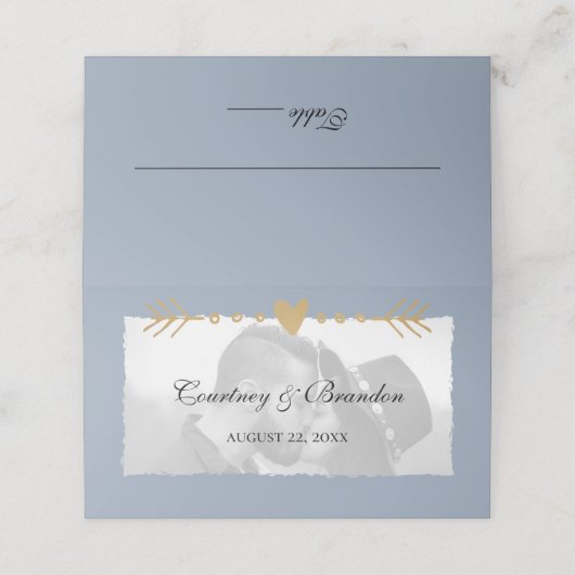 ダスティブルーモダンフォト金ゴールド結婚ハート プレイスカード (外部開封)