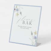 ダスティブルーワイルドフラワーブライダルシャワーフラワーバー 台座サイン (正面)