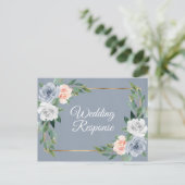 ダスティブルー金ゴールド赤面ピンクピーチウェディングRSVP インビテーションポストカード (スタンド正面)