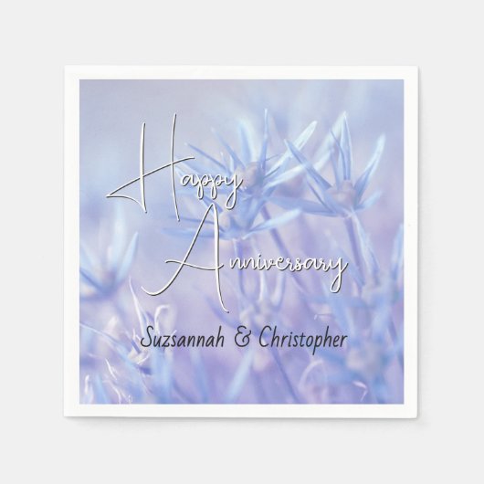 ダスティペリウィンクルの花柄の背景 結婚記念日 スタンダードカクテルナプキン (正面)