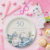 ダスティーエレガントブルーホワイトフローラ50番目の誕生日名 ペーパープレート (パーティー)