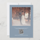 ダスティーエレガントブルーモノグラムフォトオーバーレイ結婚ズ 招待状 (裏面)