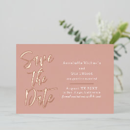 ダスティーピーチのモダンな大きなフォントのSave the Date 箔招待状