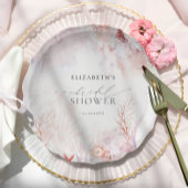 ダスティーブルーとフラッシュピンクの花を飾ったブライダルシャワー ペーパープレート