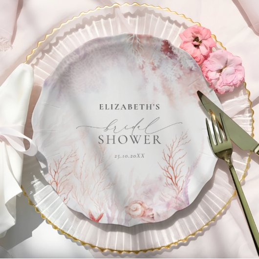 ダスティーブルーとフラッシュピンクの花を飾ったブライダルシャワー ペーパープレート