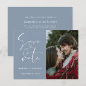 ダスティーブルーのカリグラフィーで「Save the Date」 ウェディングフォト インビテーションポストカード (正面/裏面)
