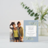 ダスティーブルーのマイクロウェディング写真発表 案内ポストカード (スタンド正面)