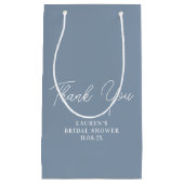 ダスティーブルーのミニマルなウェディングシャワーのお礼 スモールペーパーバッグ (正面)