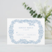ダスティーブルーのヴィンテージ バロック フラワーリプライ 出欠カード (スタンド正面)