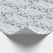 ダスティーブルーの水彩絵の具の象牙色の花と葉の素朴なデザイン ラッピングペーパー (角)