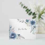 ダスティーブルーの水彩花のシルバーエレガント ポストカード (スタンド正面)