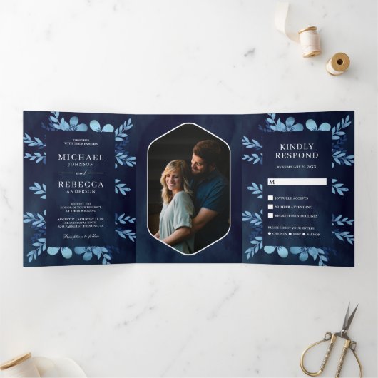 ダスティーブルーの水彩花の写真 ネイビーウェディング 三つ折り招待状 (内部)