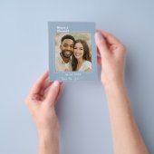 ダスティーブルーの白い写真 ウェディング Save the Date チラシ (手)