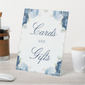 ダスティーブルーの花のカードとギフト 台座サイン (インサイチュ)